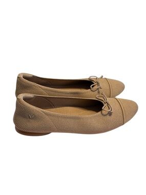 Vivaia Tiana Almond Toe Bow Flats Size 39 US 8 Tan Ballet Flat Comfort Office